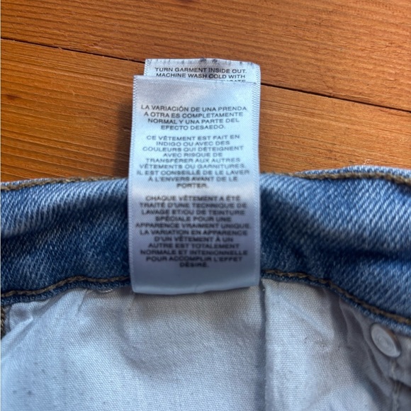 Kensie Women's 6/28 Distressed & Faded  Blue Denim Jeans V Cut Ankle - Picture 8 of 10